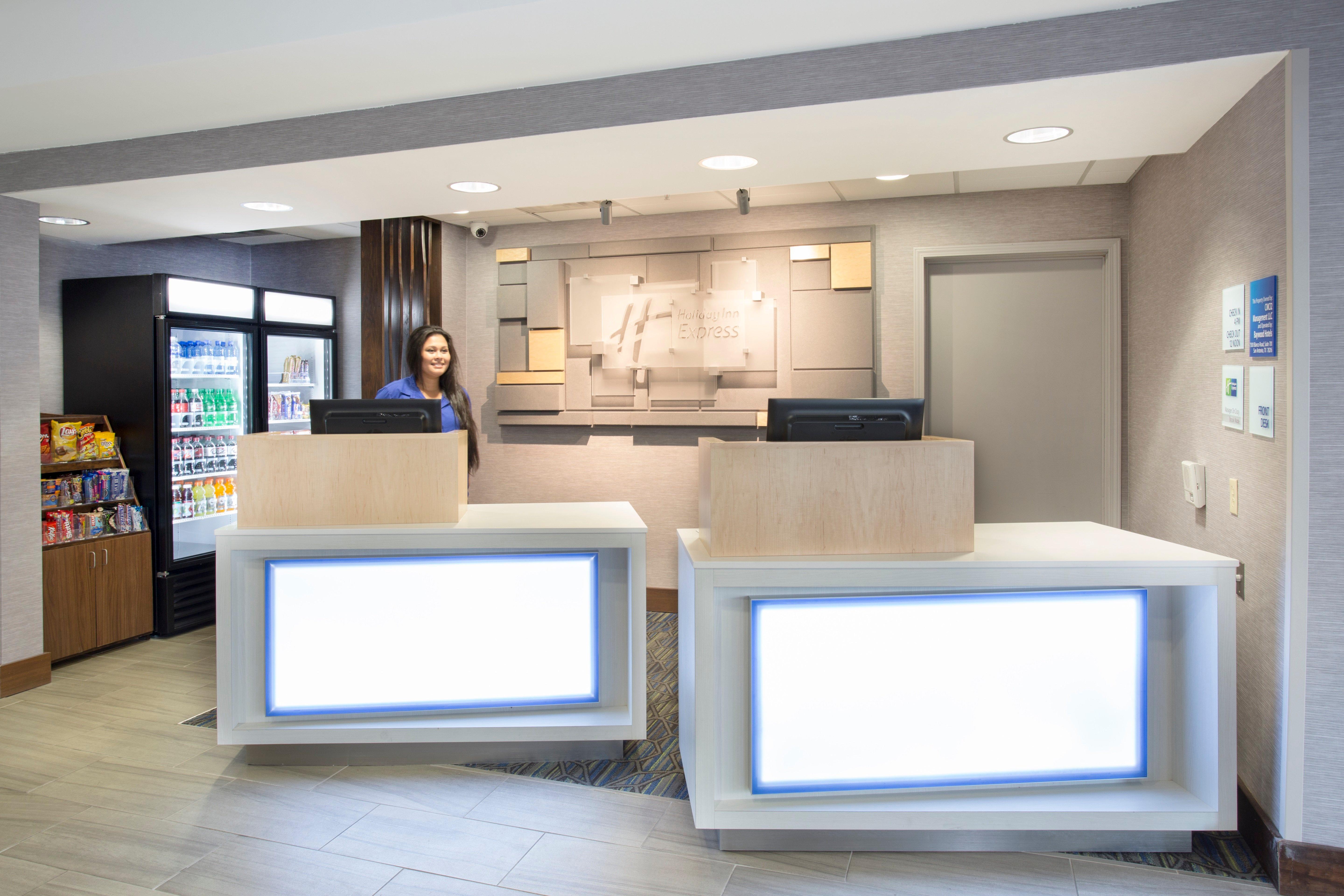 Holiday Inn Express Kansas City - At The Legends! By Ihg Bonner Springs Exterior foto